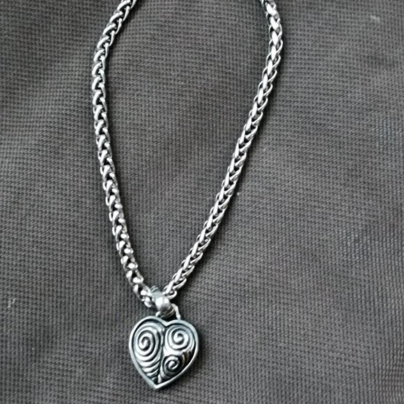 Etsy Vintage Silver Tone Floating Heart Necklace - Picture 2 of 16